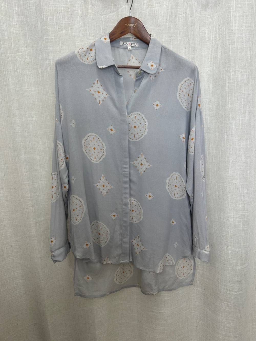 Joy Joy Gray & White Long Sleeve Button-Down Collared Blouse Size Large